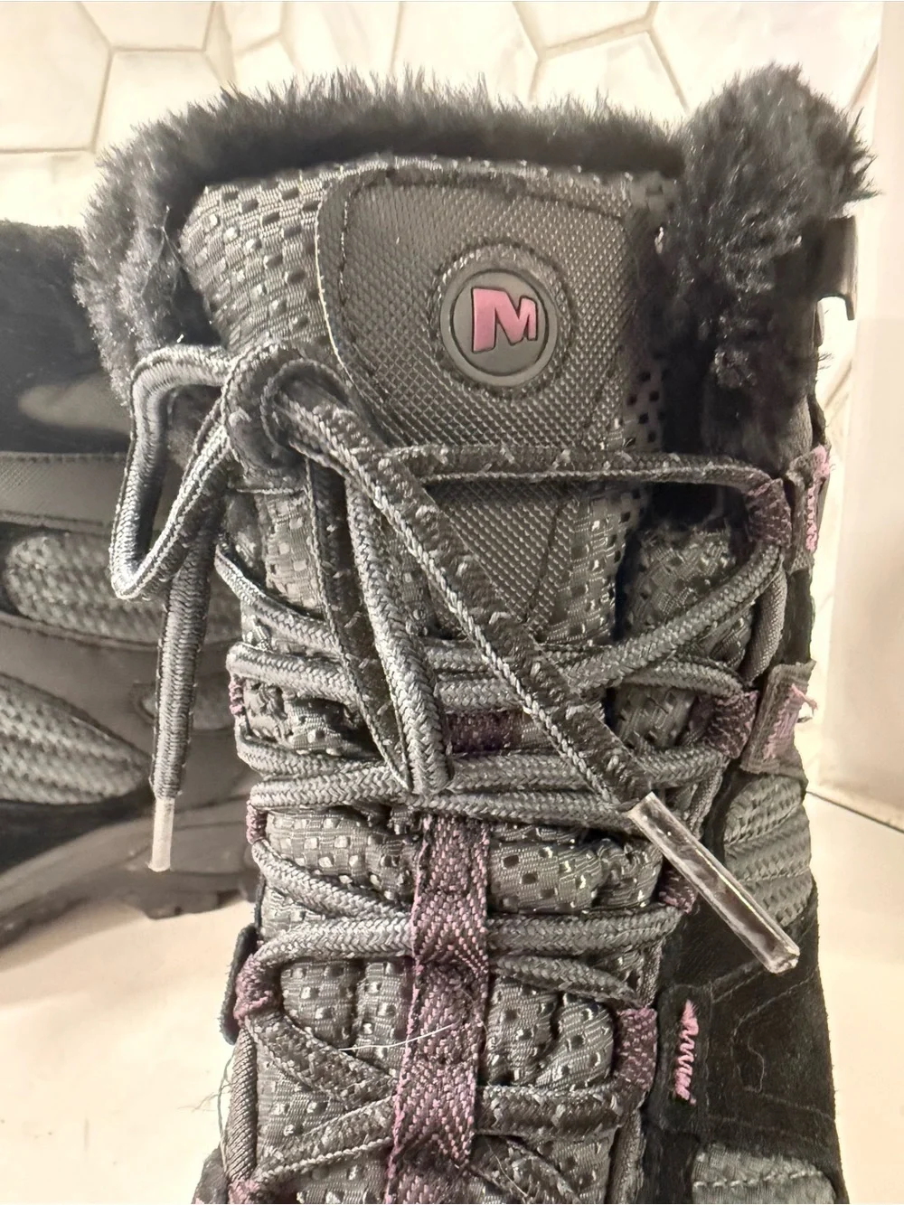 Merrell Damson Woman’s Black & Purple Waterproof Insulated Hiking Boots Sz 7.5